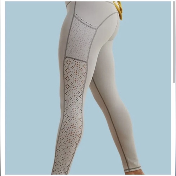 Aerie chill play move cutout leggings - S - Picture 2 of 4